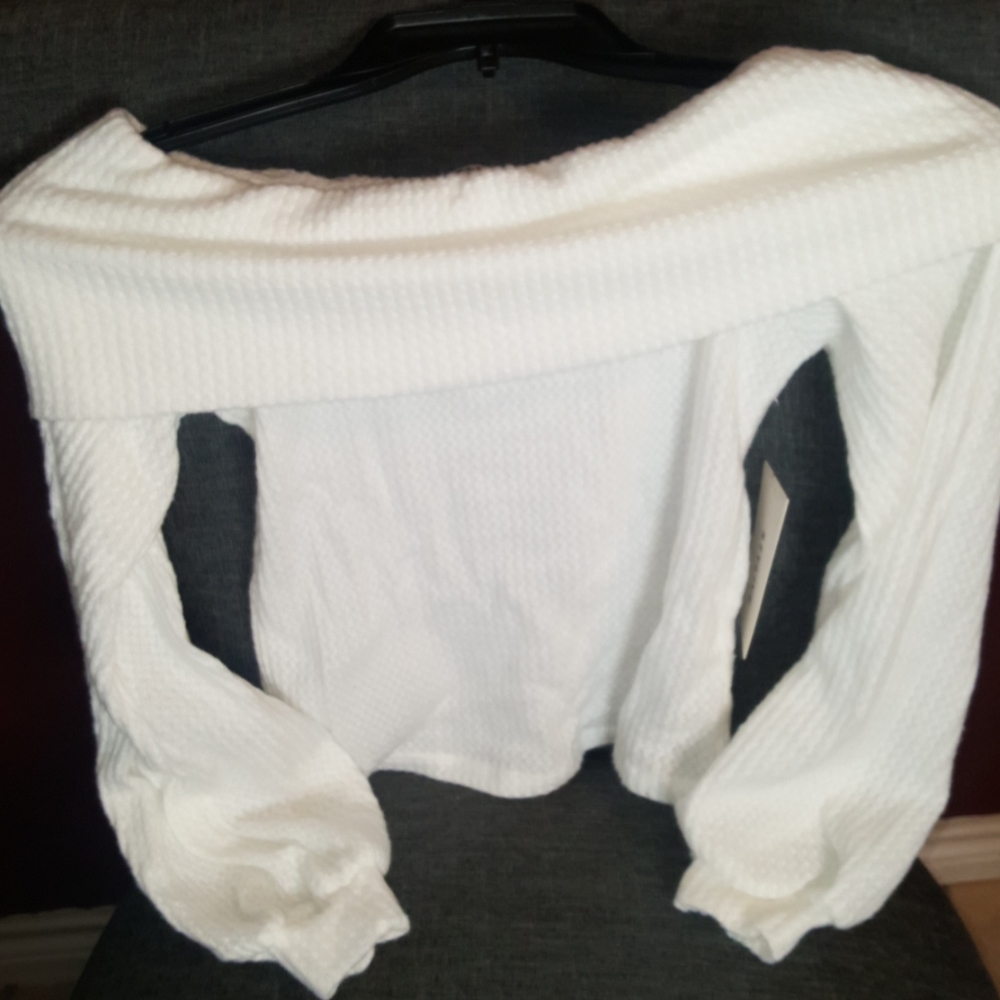 Jr's off the shoulder sweater